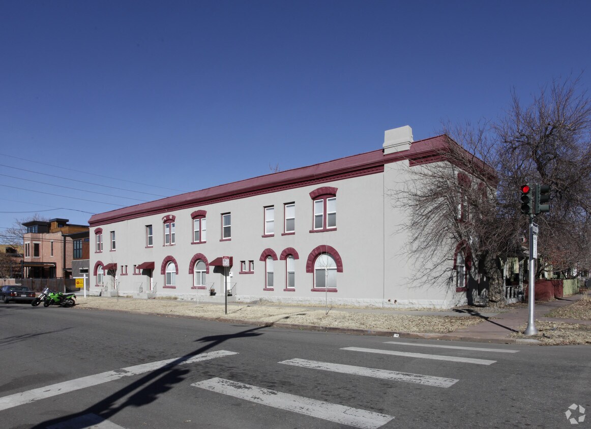 Foto principal - 2801 Stout St