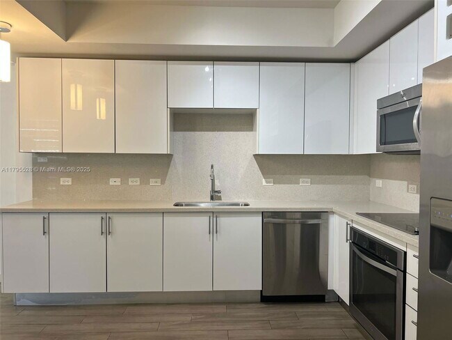 Foto del edificio - 999 SW 1st Ave