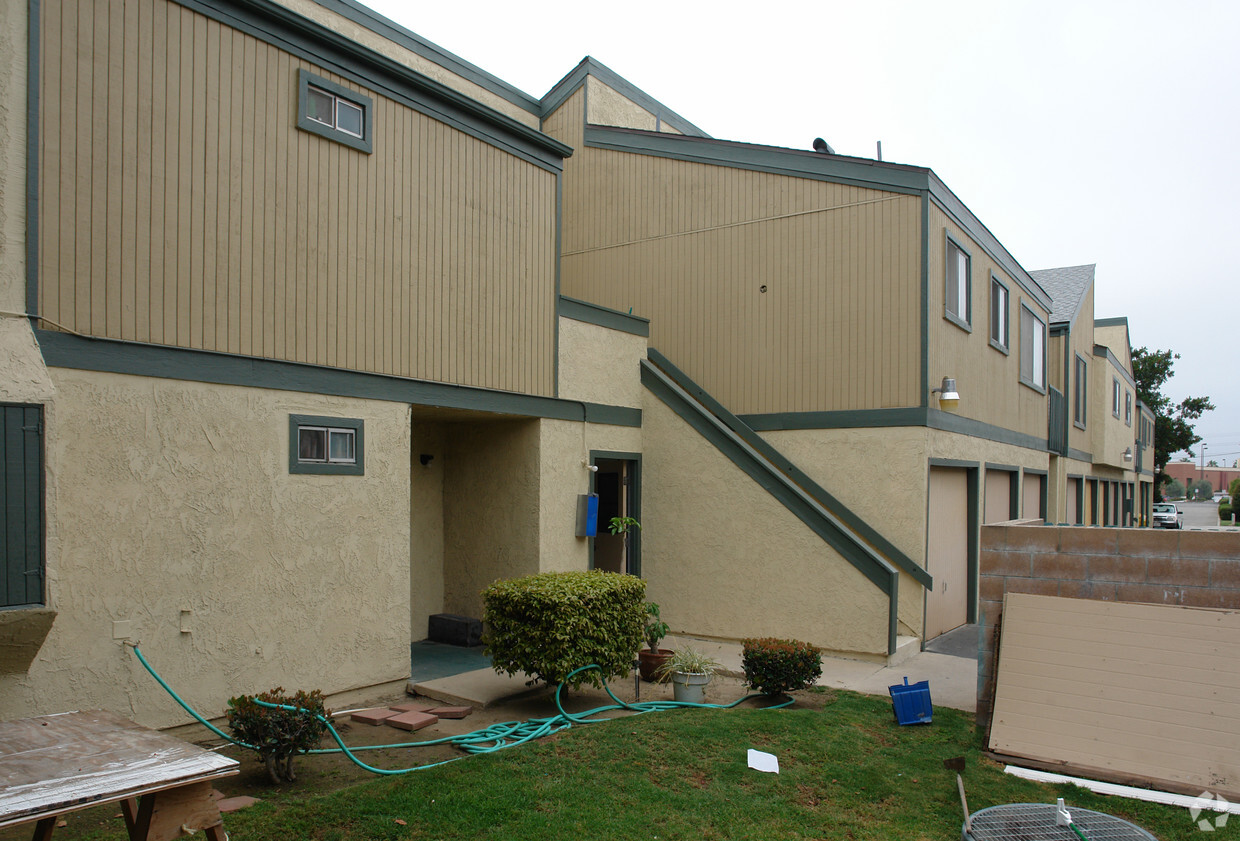 Building Photo - 7942 Aldrich Ave