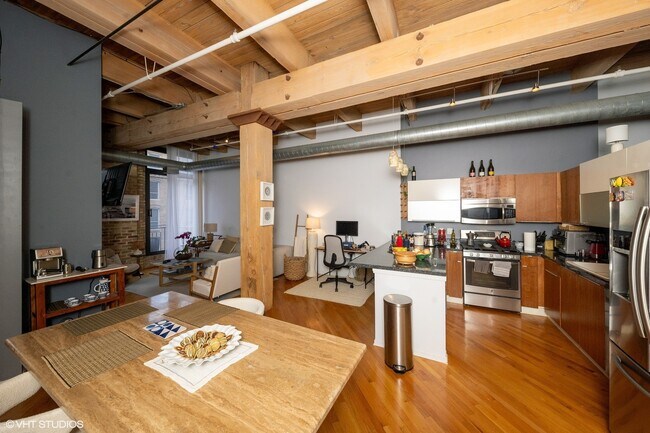 Foto del edificio - 375 W Erie St