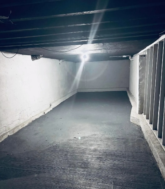 Foto del edificio - 528 Bassett Ave