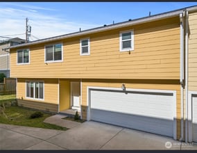 Building Photo - 3128 Broadway