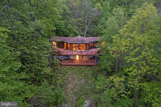 Building Photo - 116 Mossy Rock Ln