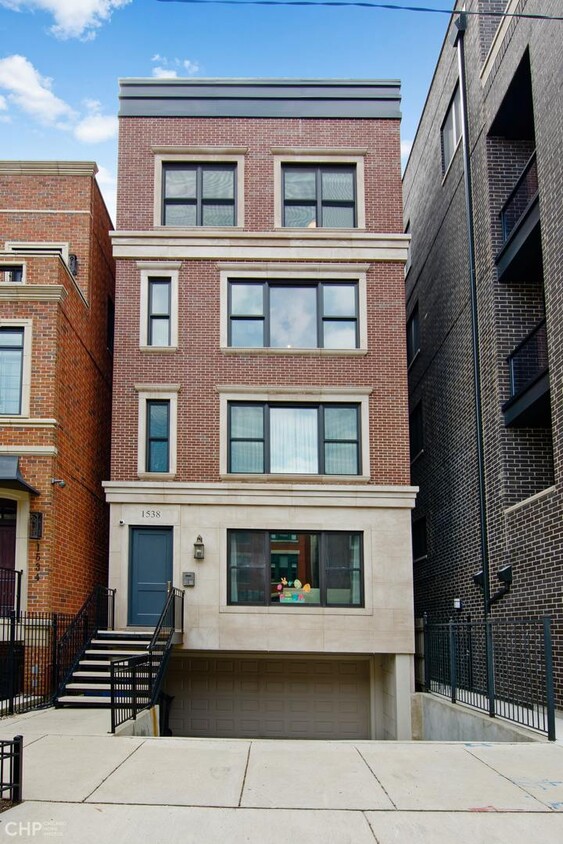 Primary Photo - 1538 N North Park Avenue