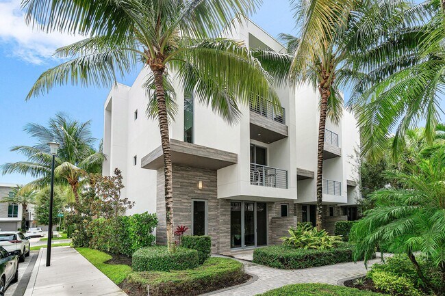 Building Photo - 4053 NW 17th Way
