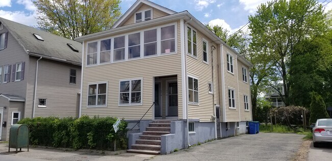Fachada exterior de la casa - 35 Grant Ave