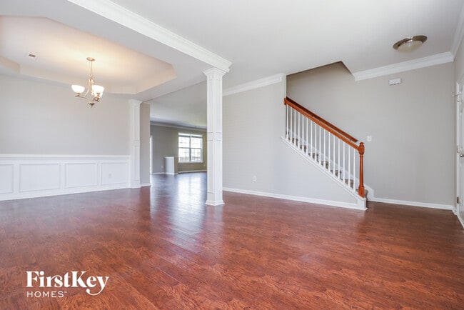Foto del edificio - 619 English Oak Cir