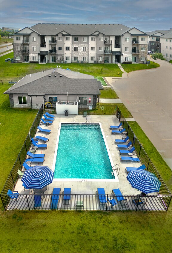 Sterling Pointe Apartments in Johnston, IA