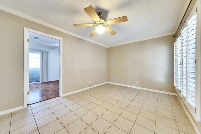 Building Photo - 2510 San Gabriel unit St