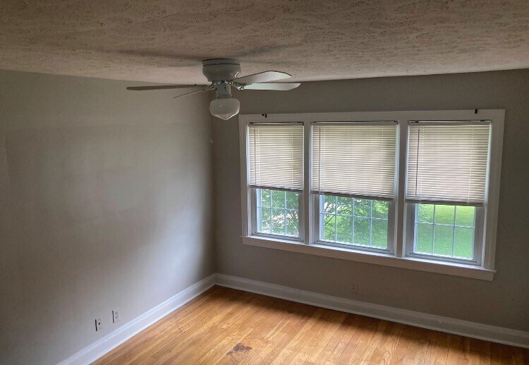 Building Photo - 4705 Bellevue Ave