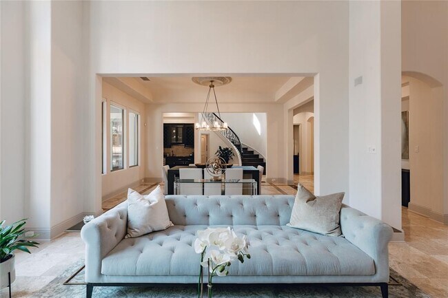 Foto del edificio - 9006 Rockbrook Dr