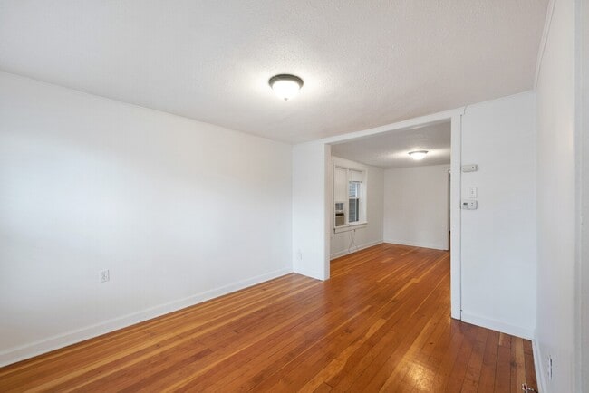 Building Photo - 1747 W Newport Ave