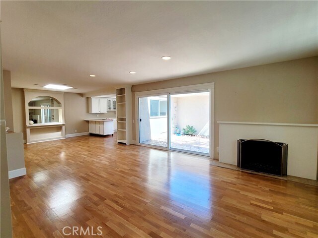 Foto del edificio - 5155 Thorn Tree Ln