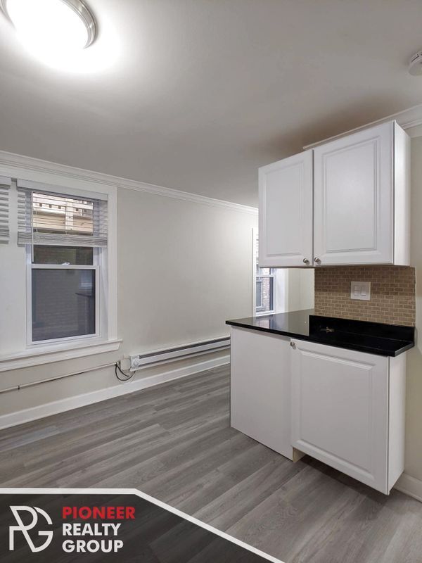 Foto del edificio - 839 W Cornelia Ave