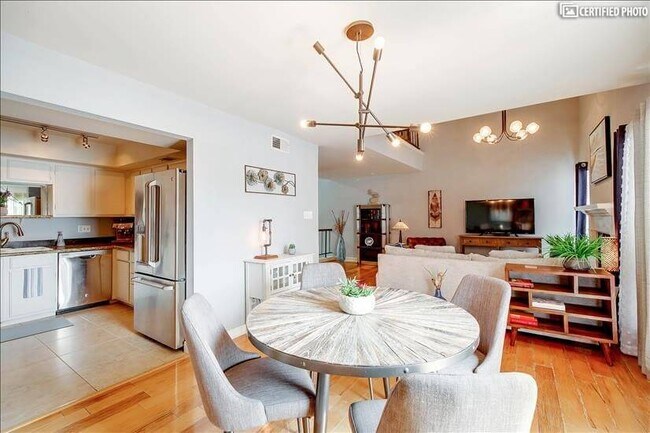 Foto del edificio - 1821 Westlake Dr