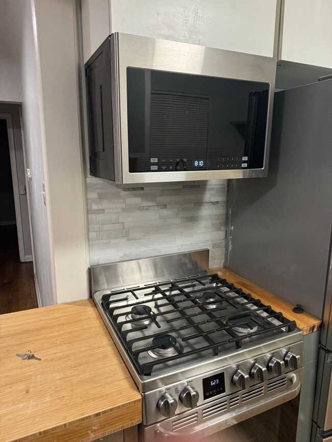 Building Photo - Beautiful Fully Remodeled Home Available I...