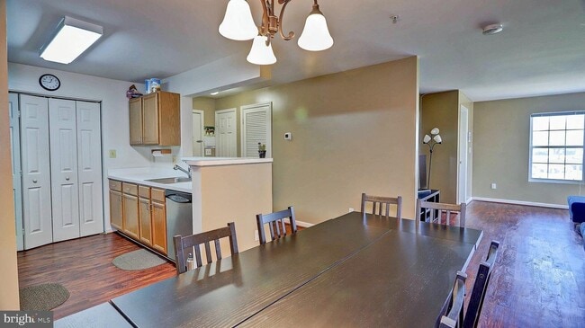 Building Photo - 8087 Lacy Dr