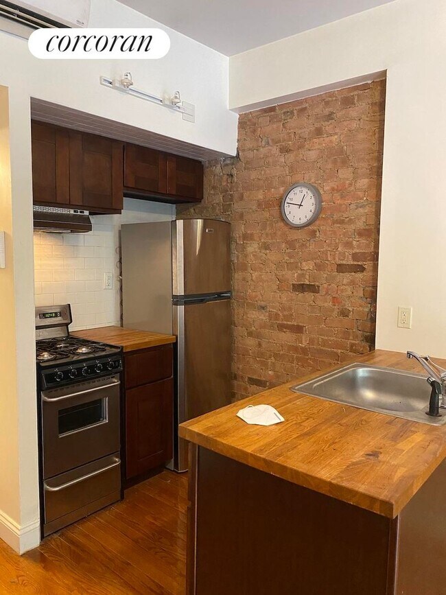 Foto del edificio - 222 E 50th St