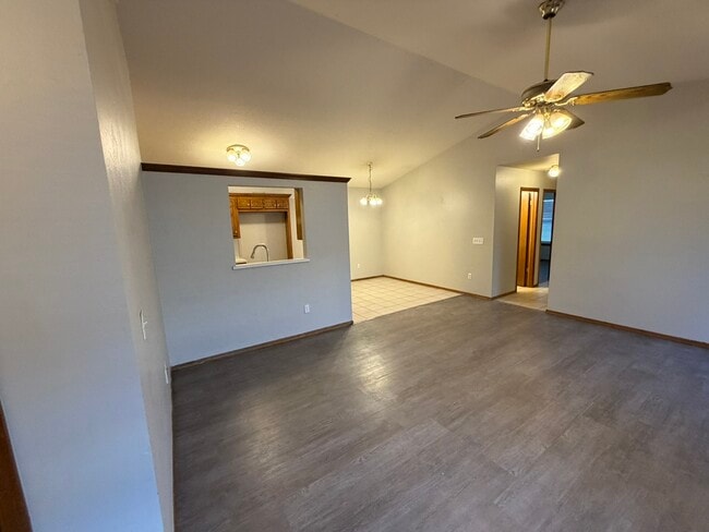 Building Photo - 1313 Pennington Ave