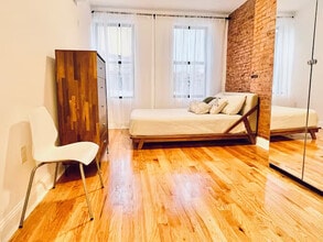 Building Photo - Bushwick Exposed brick, 23 mins to Manhattan #93