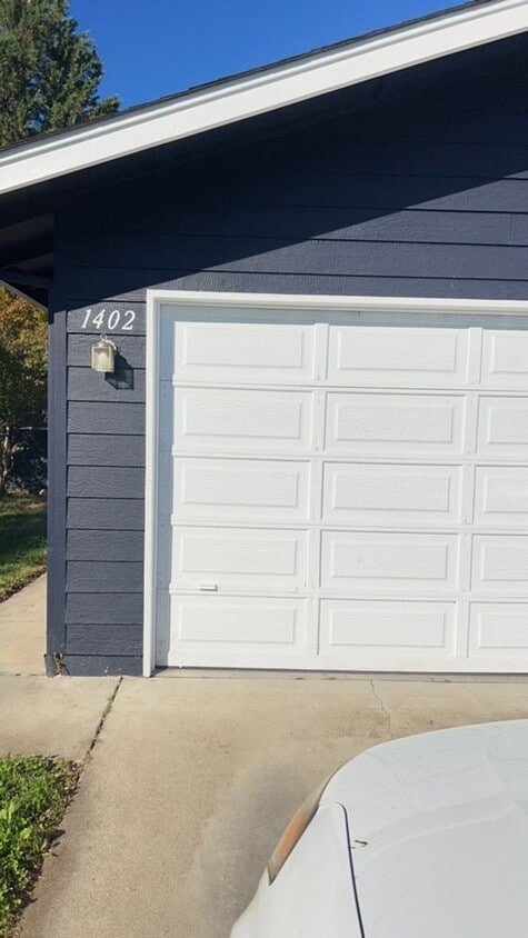 Foto principal - 1400-1402 SW Kokanee Ln