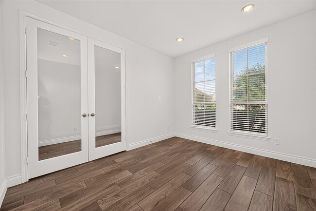 Foto del edificio - 25109 Pinebrook Grove Ln