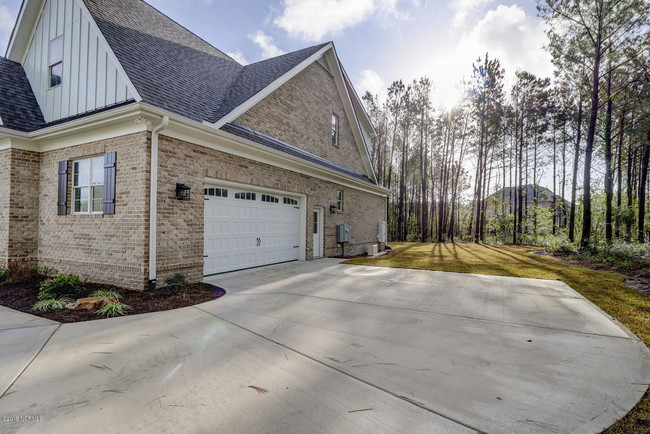 Building Photo - 402 Compass Point