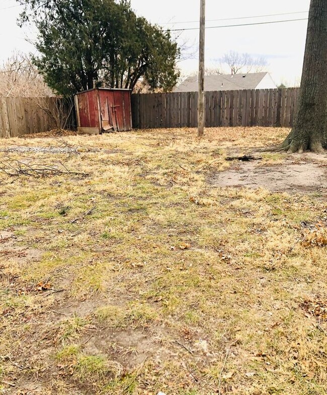 Building Photo - 3 bed, 2 bath home with Basement!