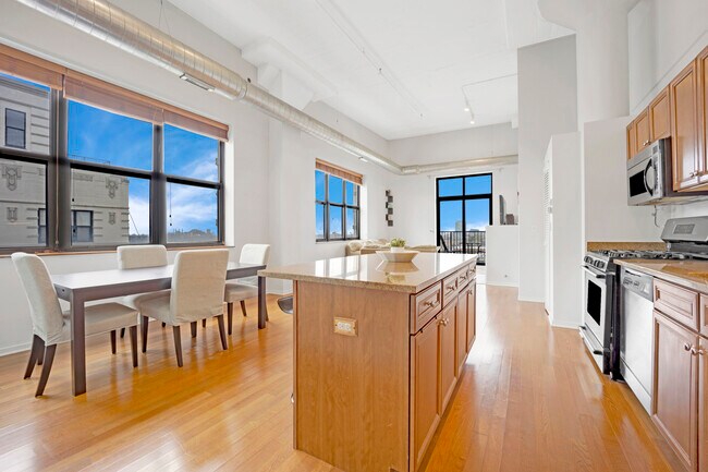 Foto del edificio - 1525 S Sangamon St
