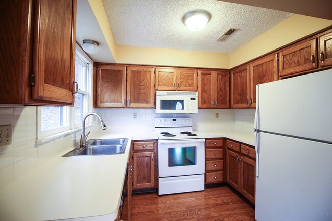 Foto del edificio - 306 Orchard Cir