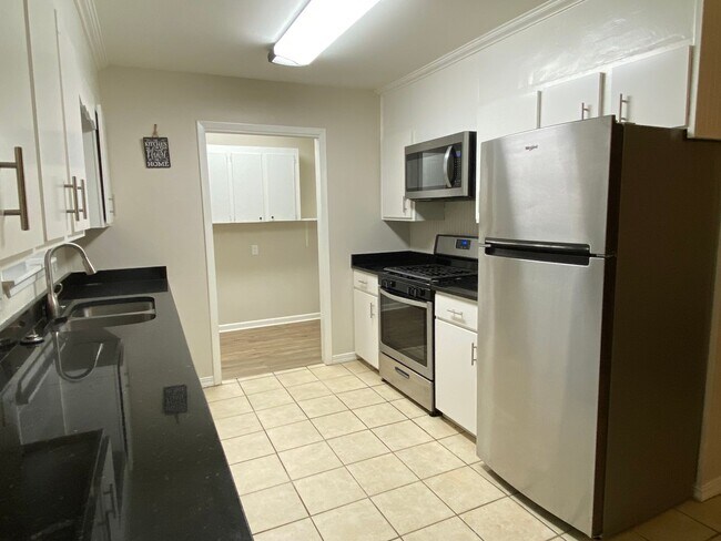 Building Photo - 9 Crain Drive