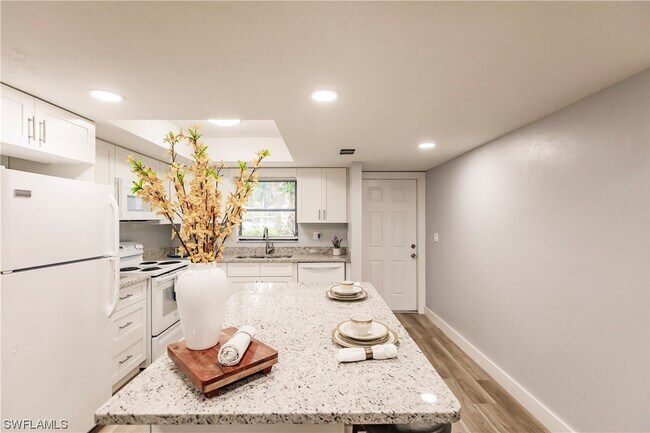 Foto del edificio - 28101 Pine Haven Way