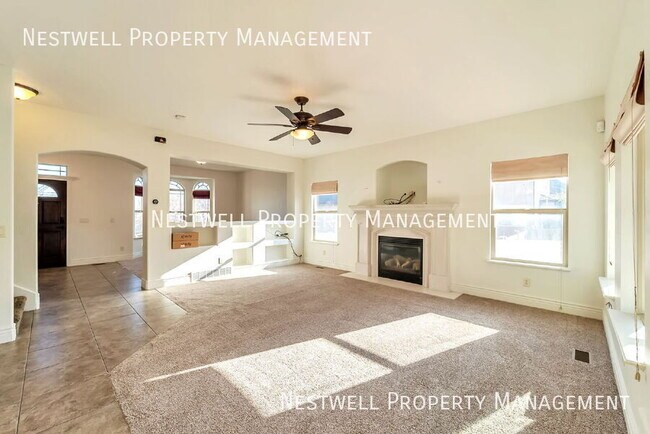 Building Photo - 2493 S Aster Way