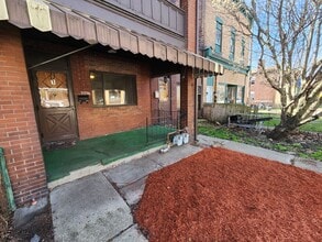 Building Photo - 2226 Woodstock Ave