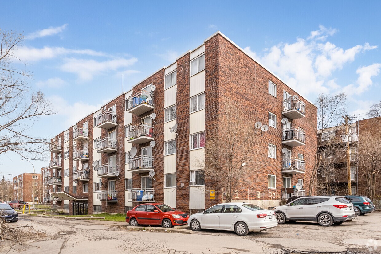 Building Photo - 11595 Rue Saint-Évariste