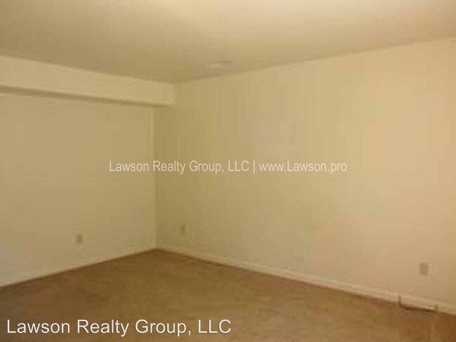 Building Photo - 3611-3613 Ventnor Rd SE