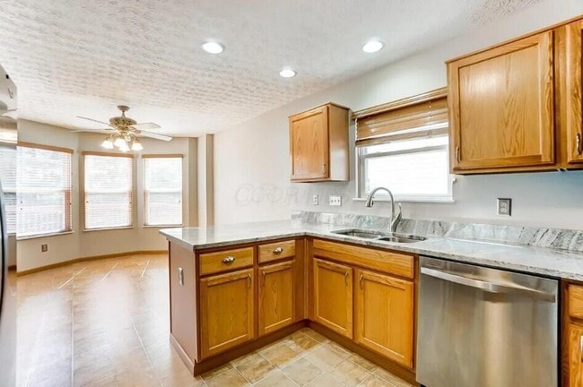 Building Photo - 9304 Prestwick Green Dr