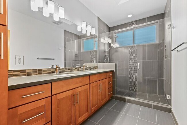 Building Photo - Spectacular Modern Home in Coveted Gatewood
