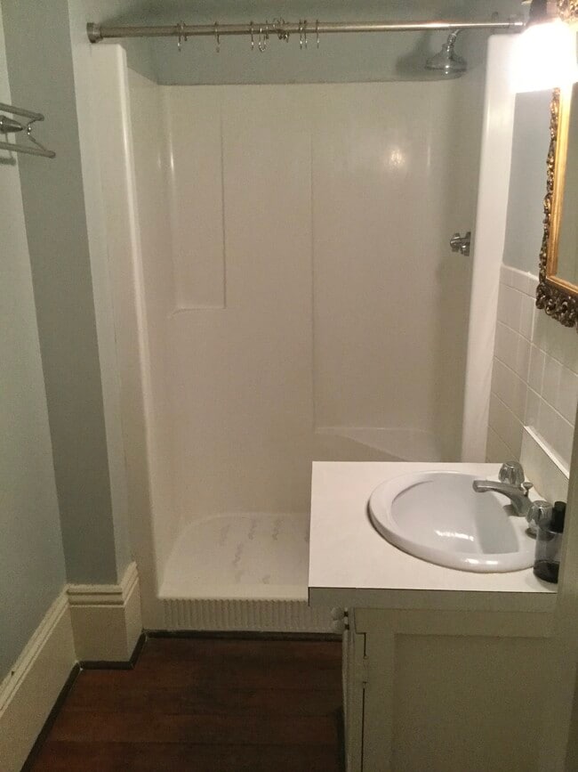 Bath with shower - 7809 Dominican St