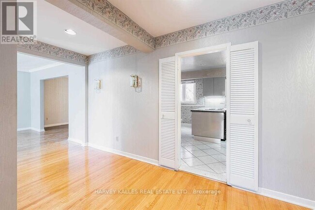 Building Photo - 550 Glencairn Ave