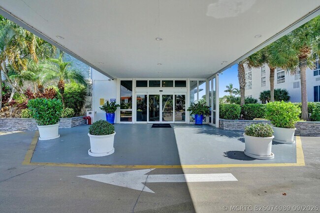 Foto del edificio - 4250 Galt Ocean Dr