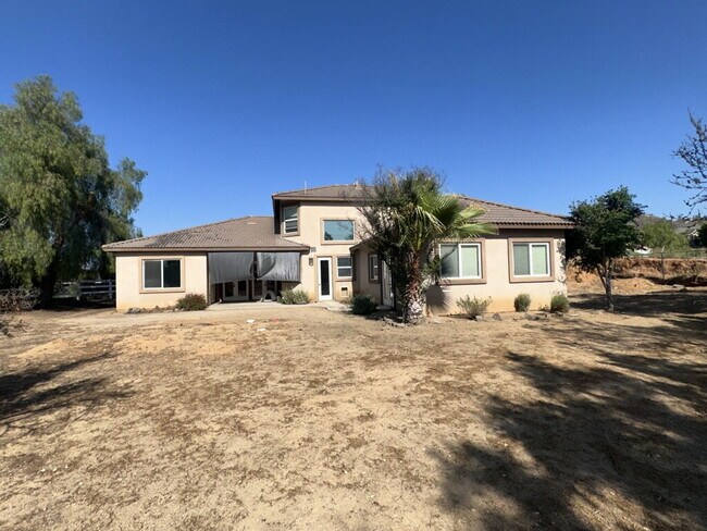 Foto del edificio - 19935 Lakeridge Dr
