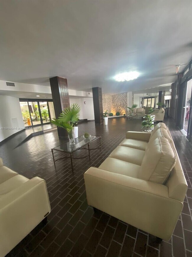 13951 Kendale Lakes Cir Unit 304A, Miami, FL 33183 Condo for Rent in