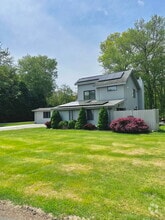 Building Photo - 10 Herster Dr