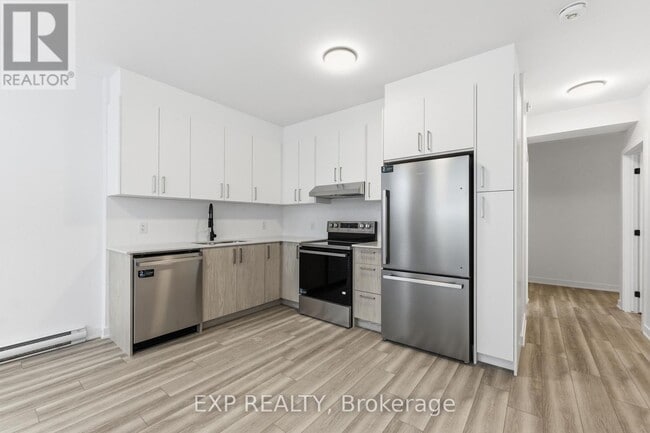 Photo du bâtiment - 1375 Louis Ln