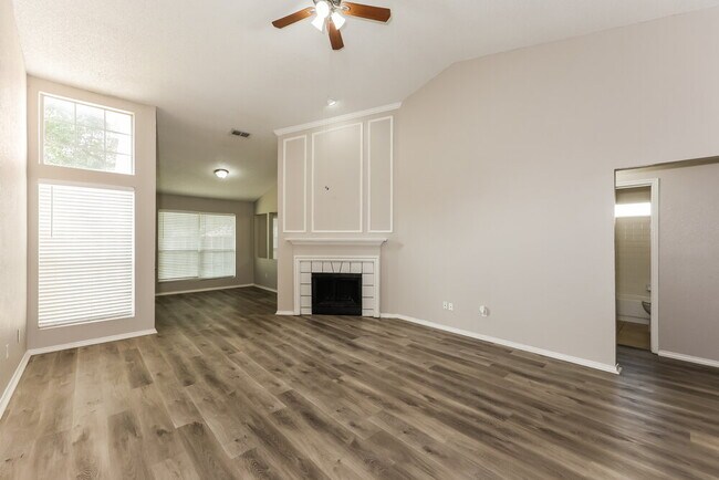 Foto del edificio - 2517 Country Creek Ln