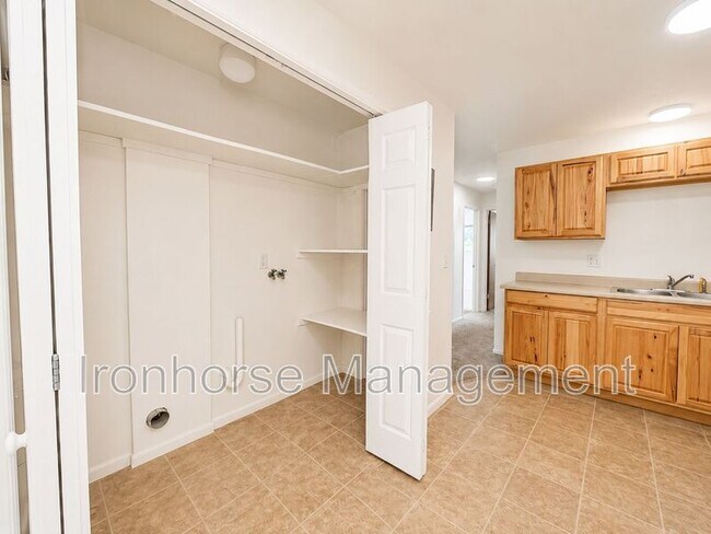 Foto del edificio - 411 N 16th Ave