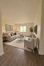 Building Photo - Ridgeview Heights - Newly Renovated Apts!