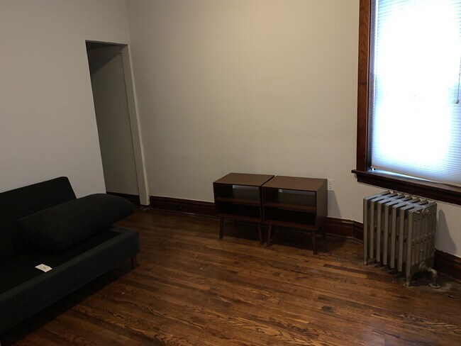 Building Photo - 3040 N Haussen Ct