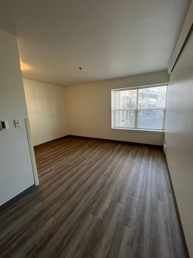 Building Photo - Turnstone Commons